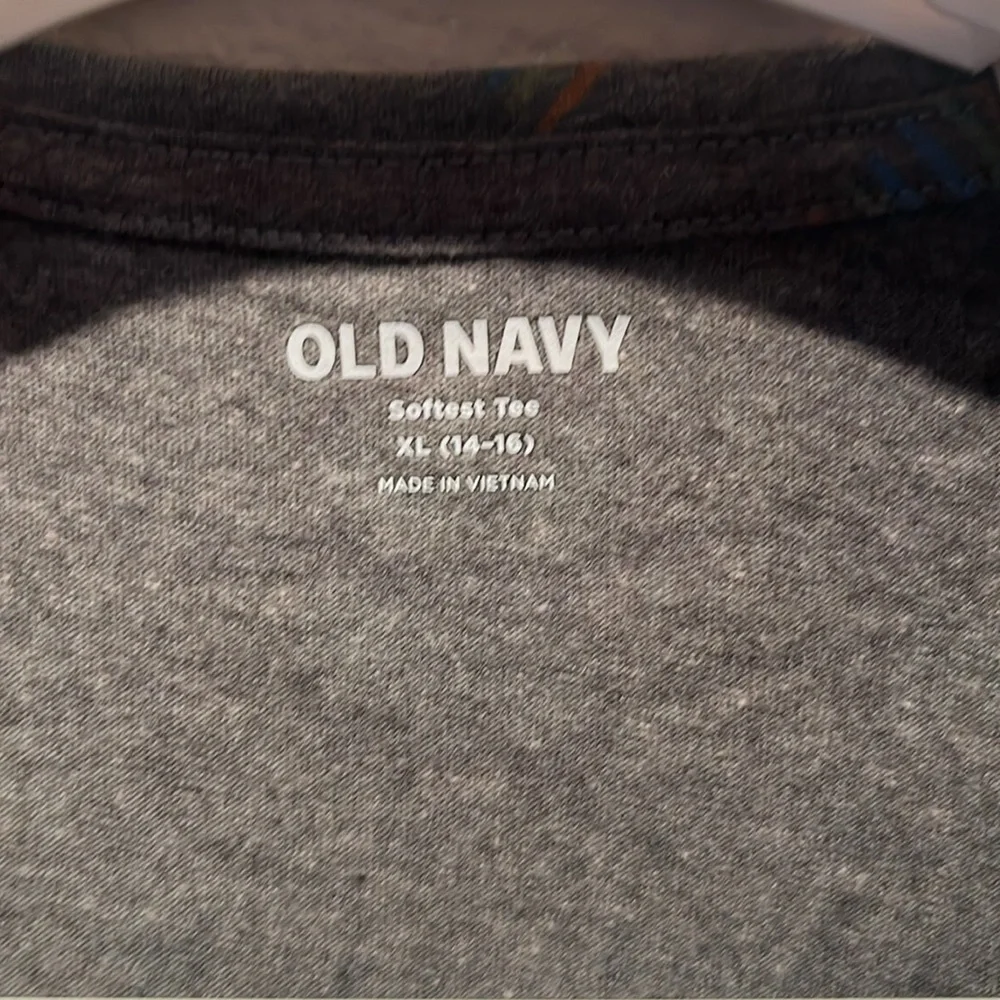 New Old Navy Girl’s Rainbow Print Gray Softest Tee Size Large 14-16 NWT